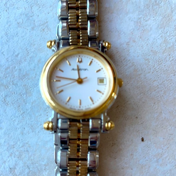 Accutron Lady #28B44 - Picture 1 of 6